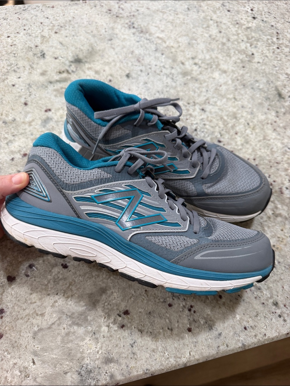 New Balance 1340 V3 Women’s Grey and Teal Performance Running Sneakers Size 10
